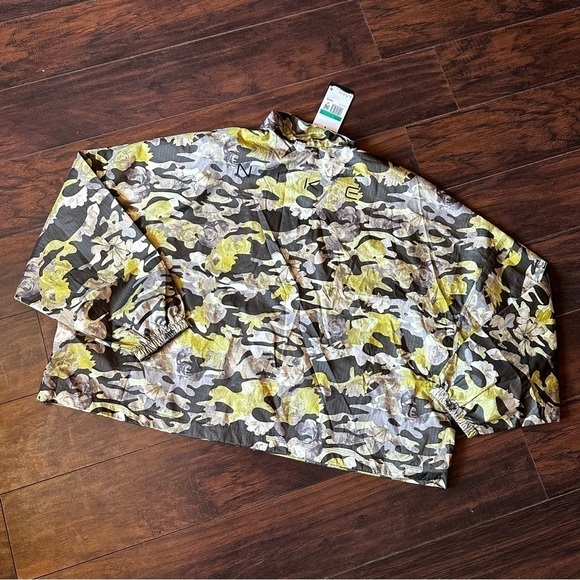 Nike Sportswear Green Camo Print Oversized Jacket - Picture 4 of 6